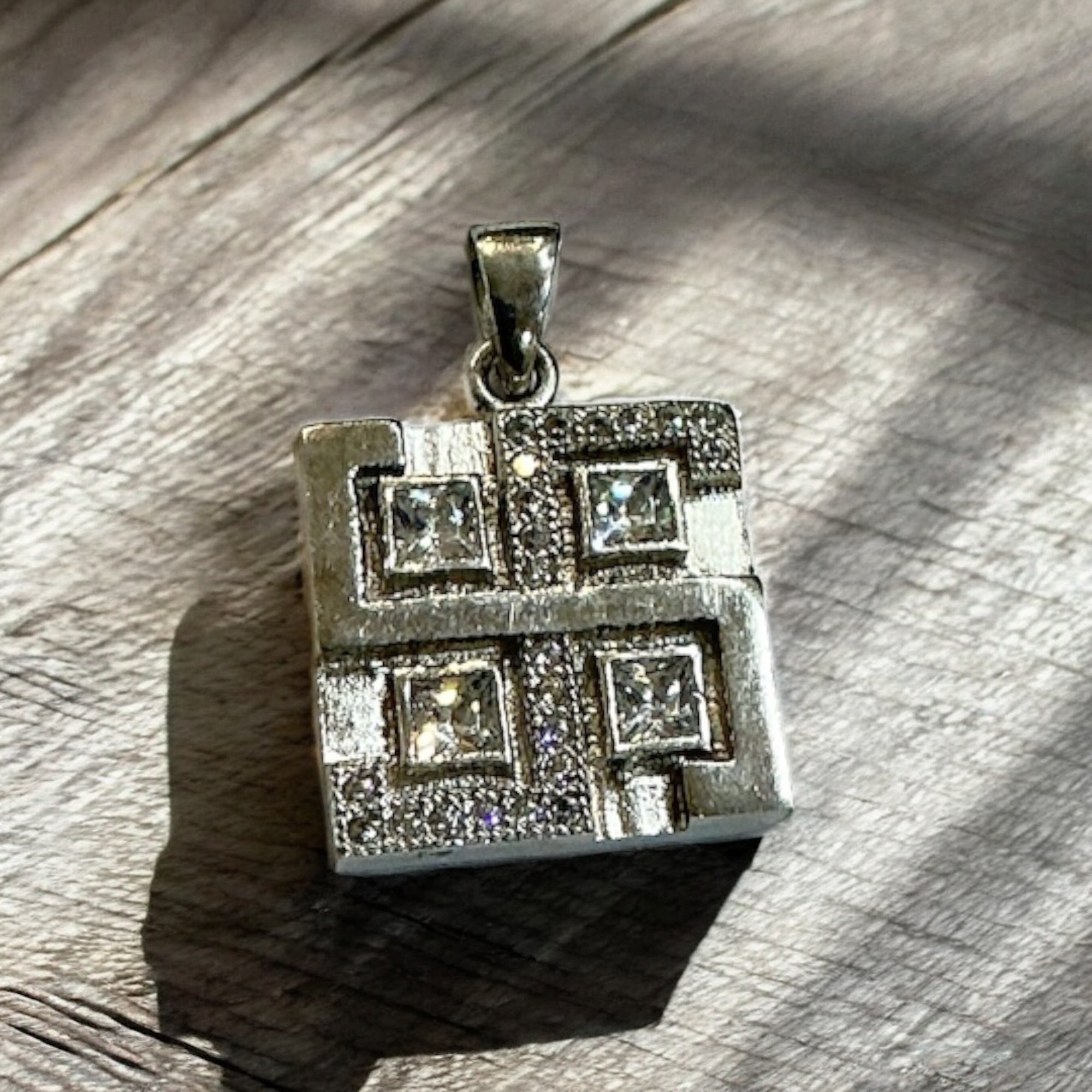 “CHATUSHRA PENDANT"