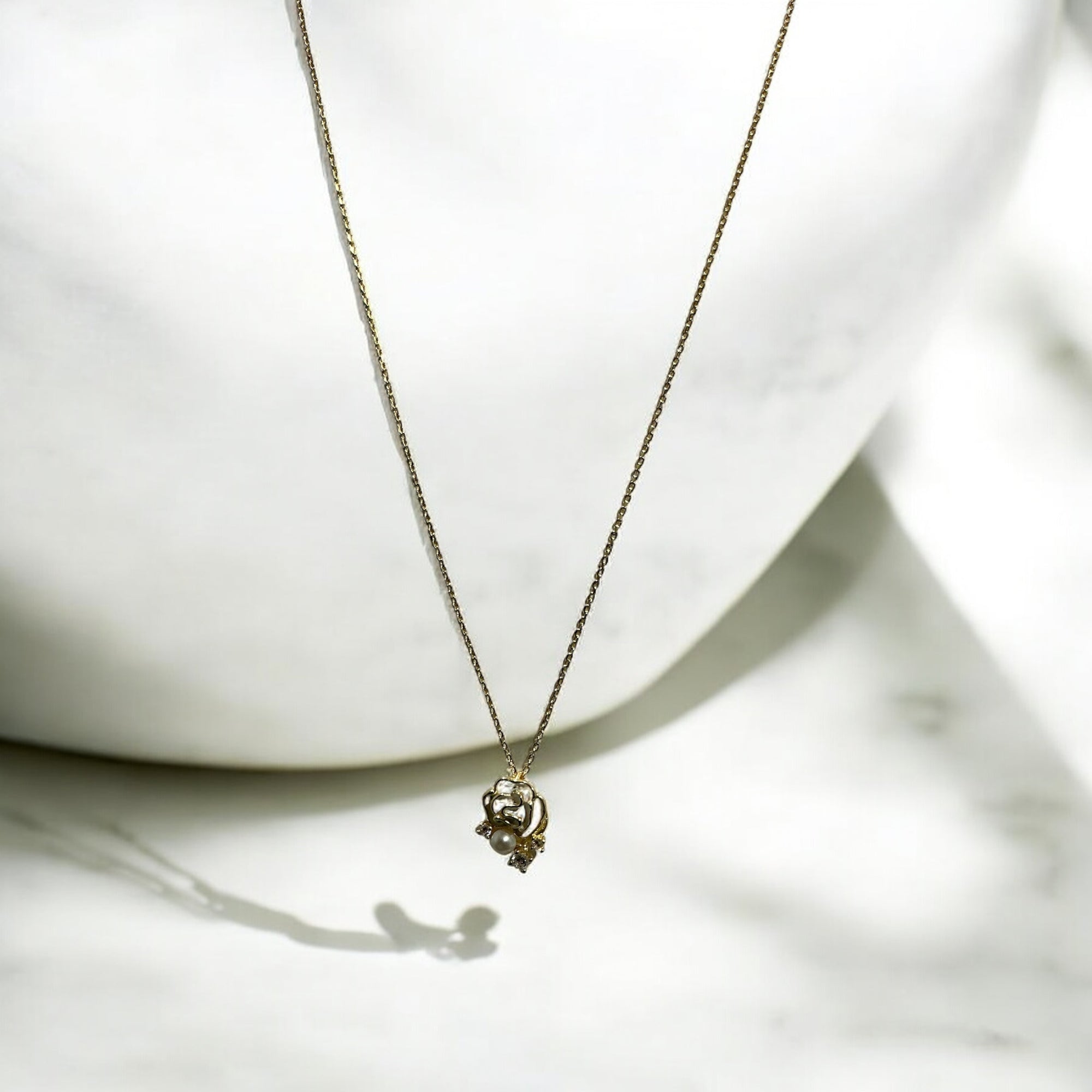 “AURORA NEST NECKLACE”