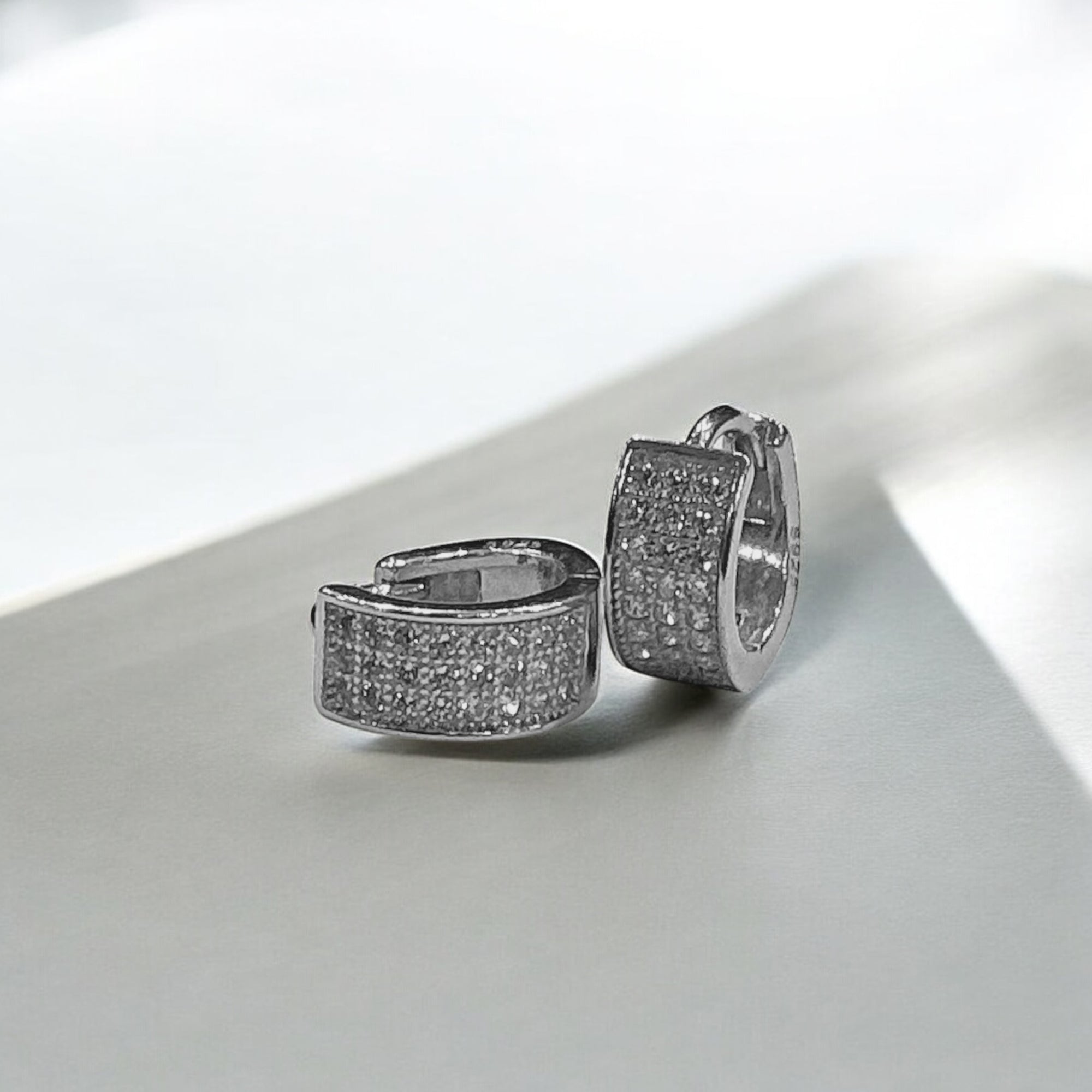 “LUNA FROST EARRING”