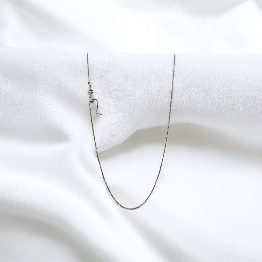 "SILKEN RAY CHAIN"