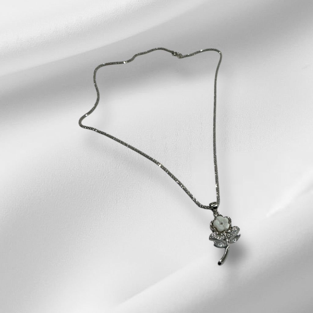 “FLORA GLACE NECKLACE”