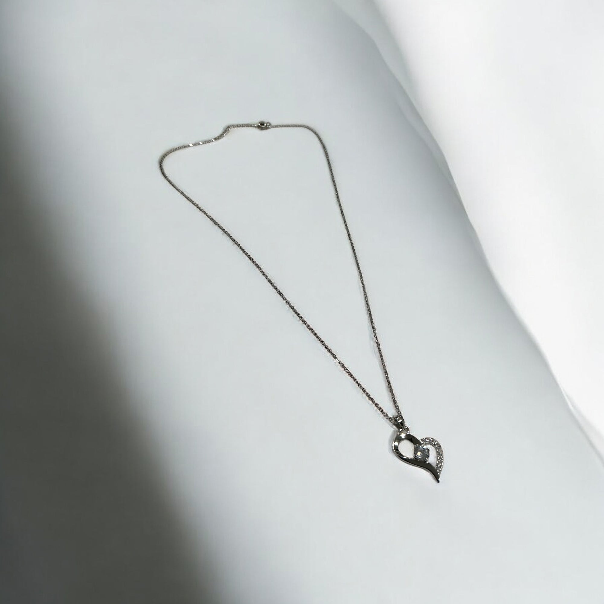 “CELINE HEART NECKLACE”