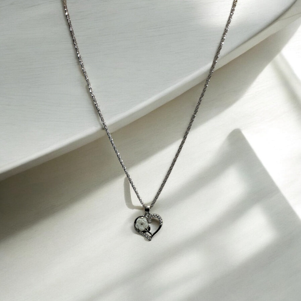 “HEART STONE NECKLACE”