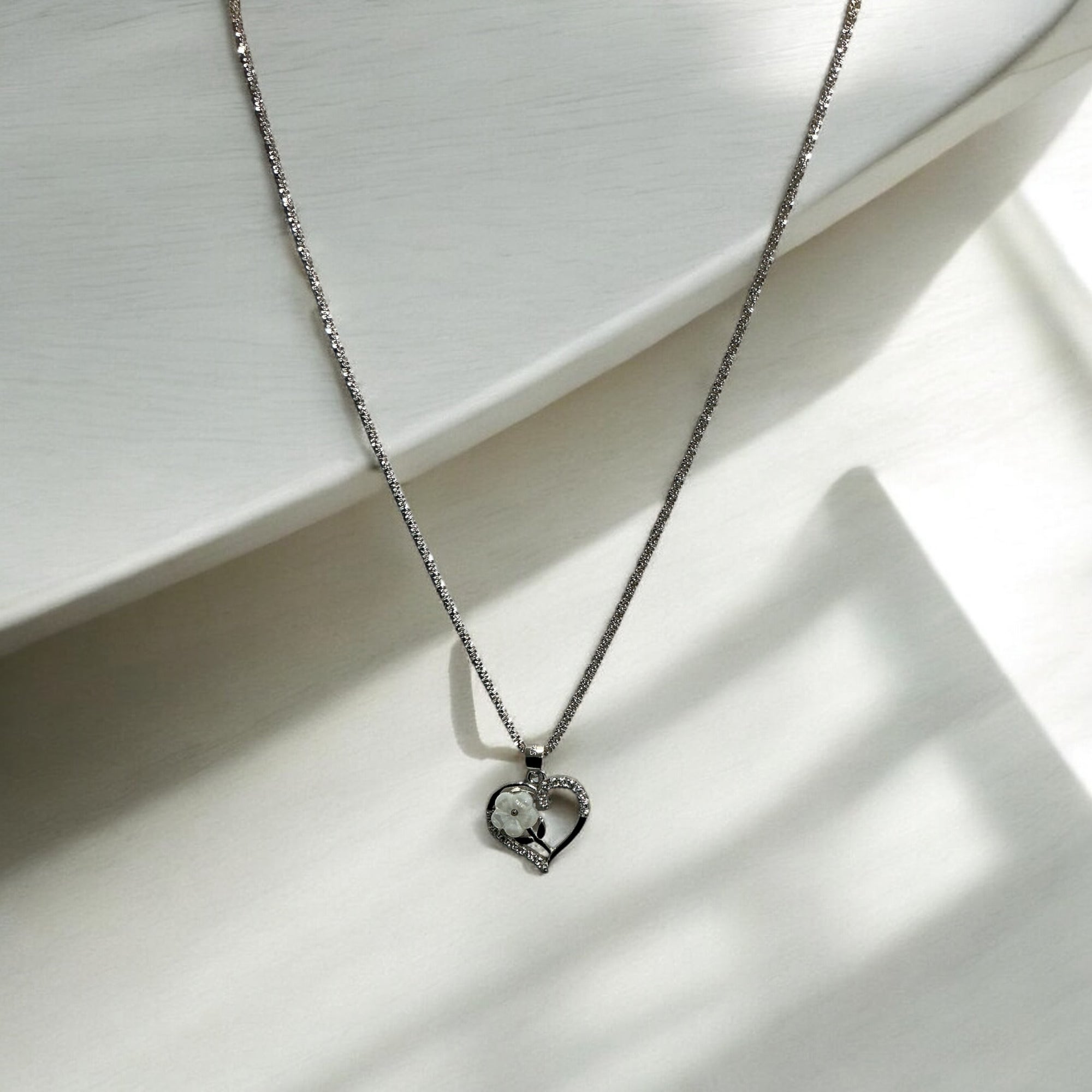 “HEART STONE NECKLACE”