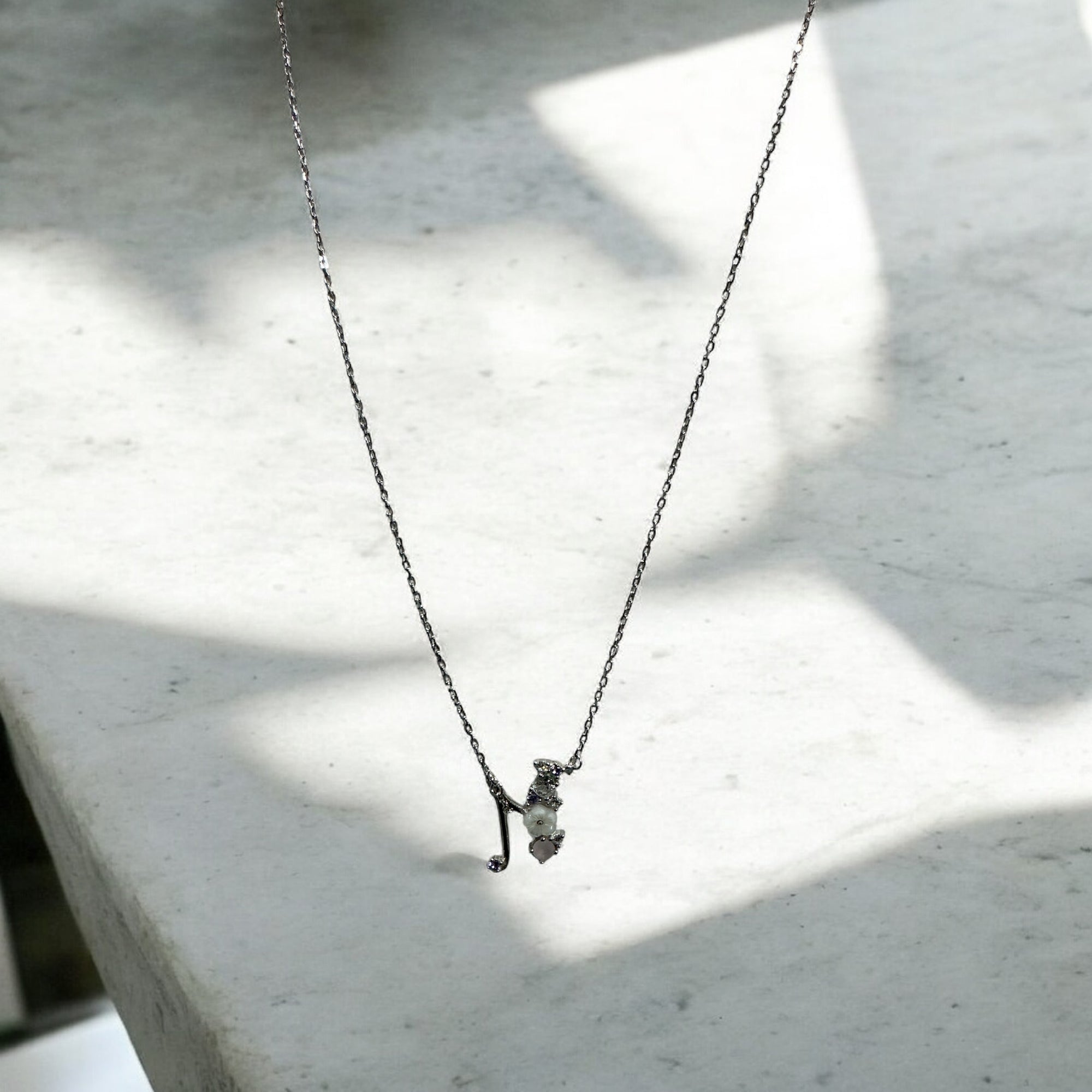 “FELINE GRACE NECKLACE”