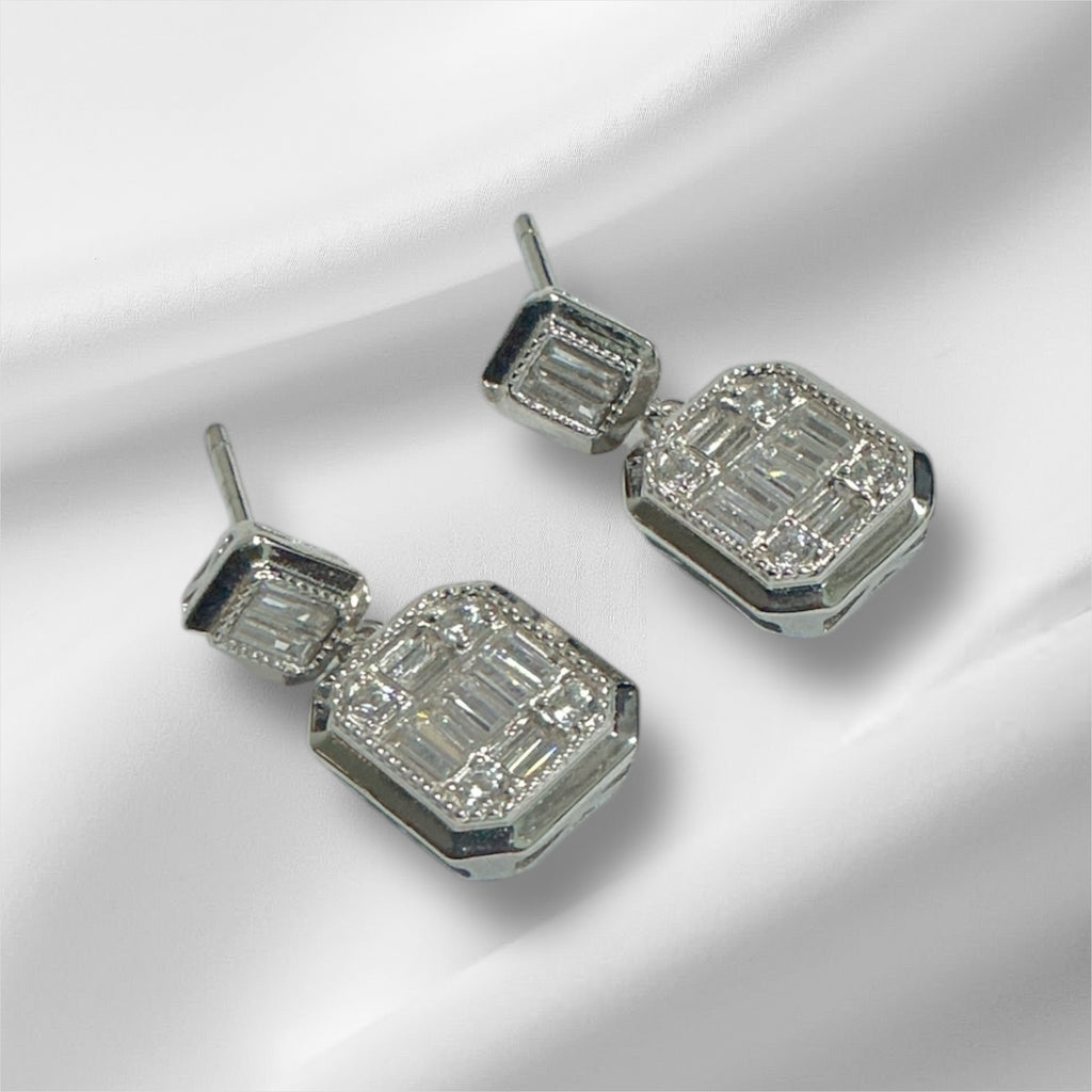 “BAGUETTE BRILLIANCE EARRINGS”