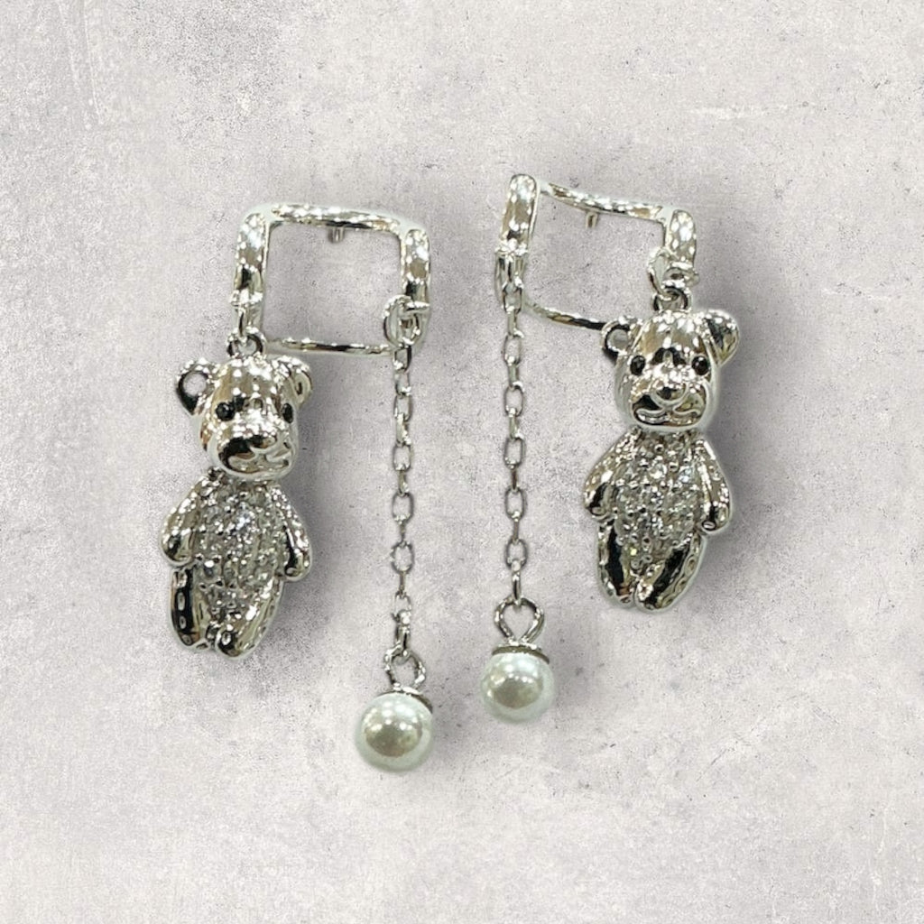 “DAZZLECUBS EARRINGS”