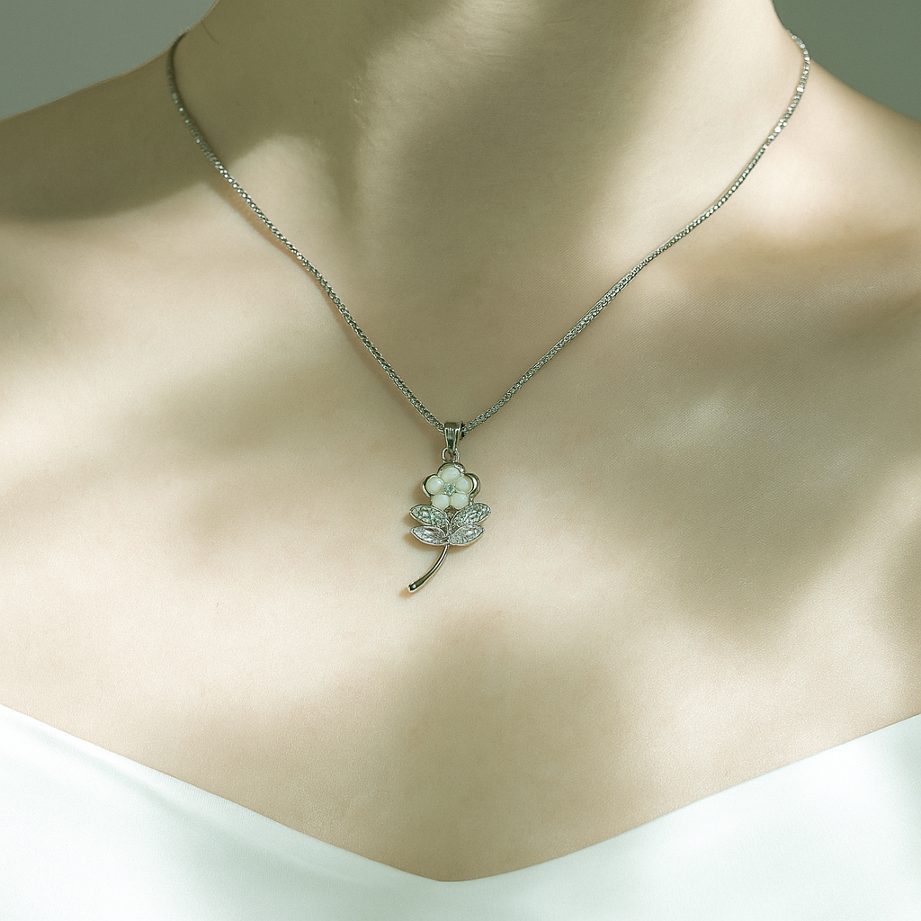 “FLORA GLACE NECKLACE”
