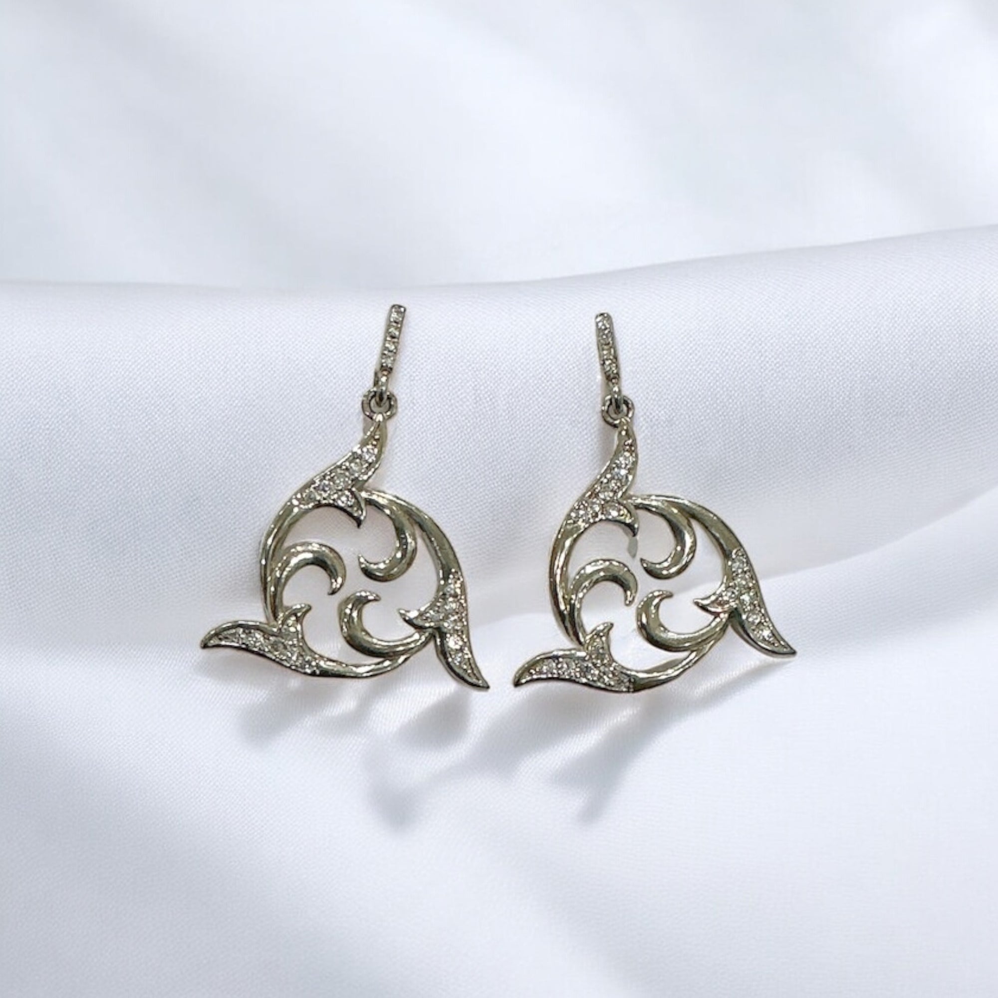 “ASTRAL FLOW EARRING”