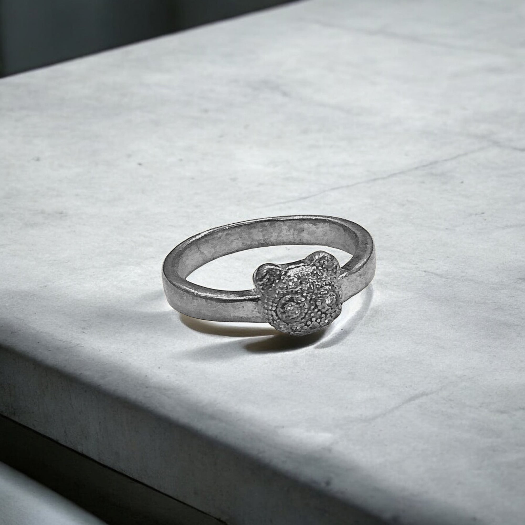 "CAT RING"