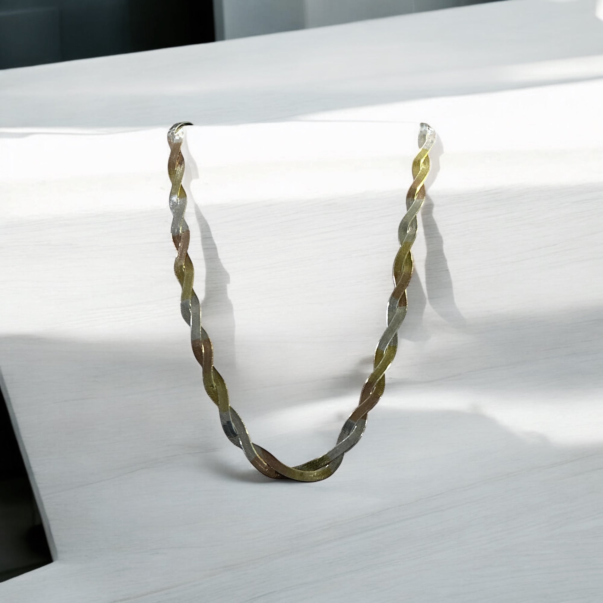 ‘’TWIST CHAIN"
