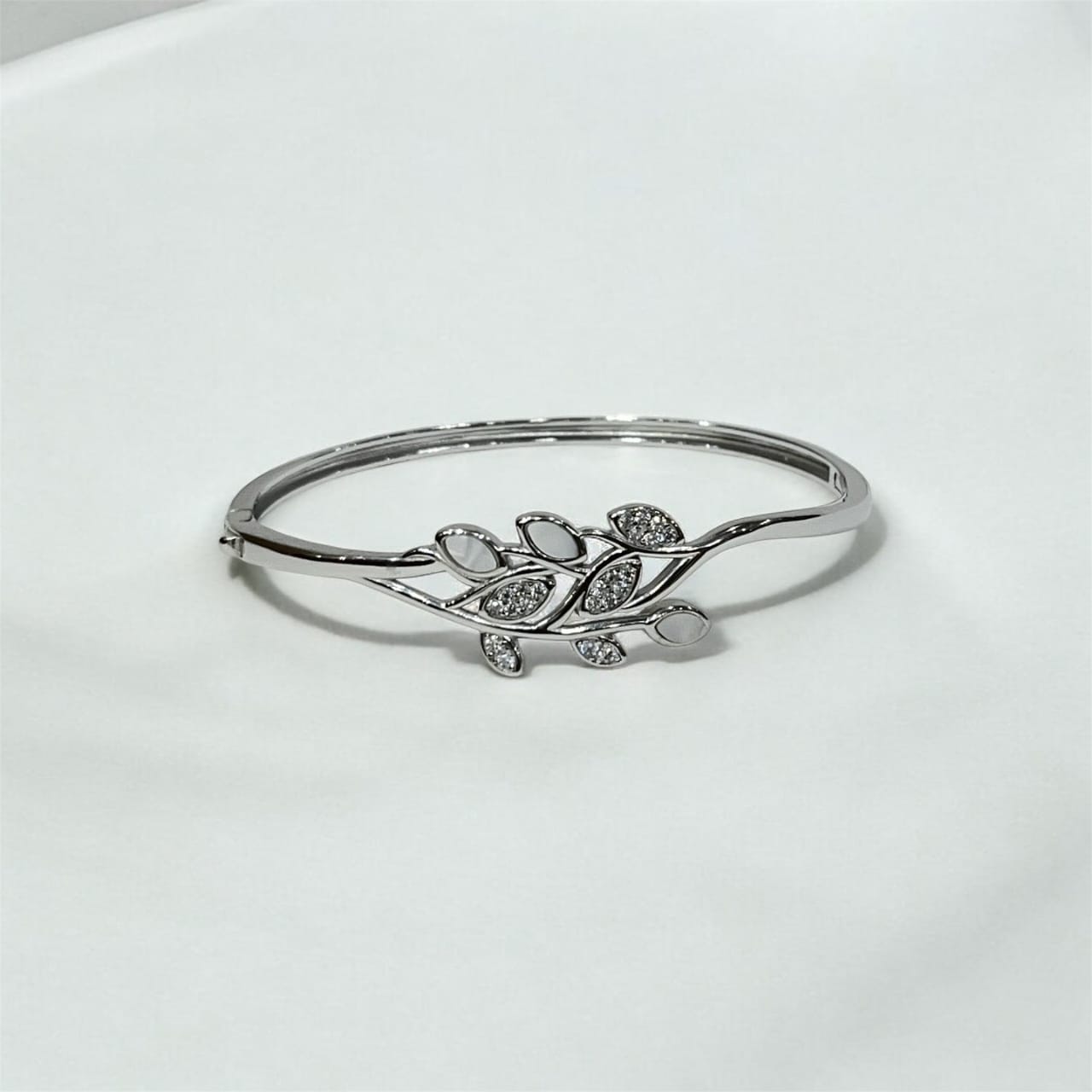 "SILVER VINE BRACELET"