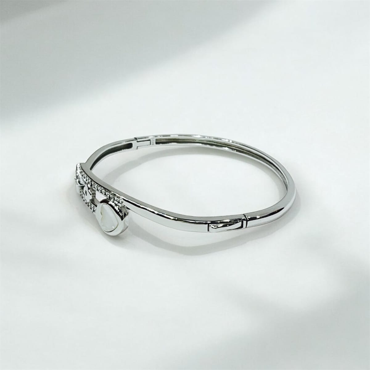 "SPARKLING SAFETY BRACELET"