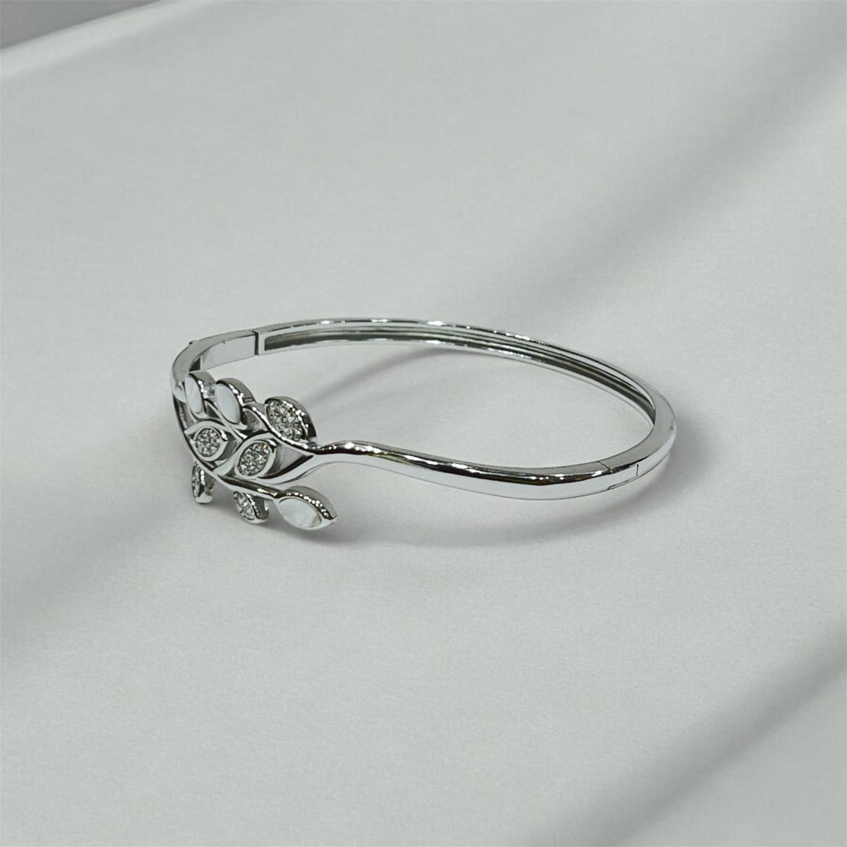 "SILVER VINE BRACELET"