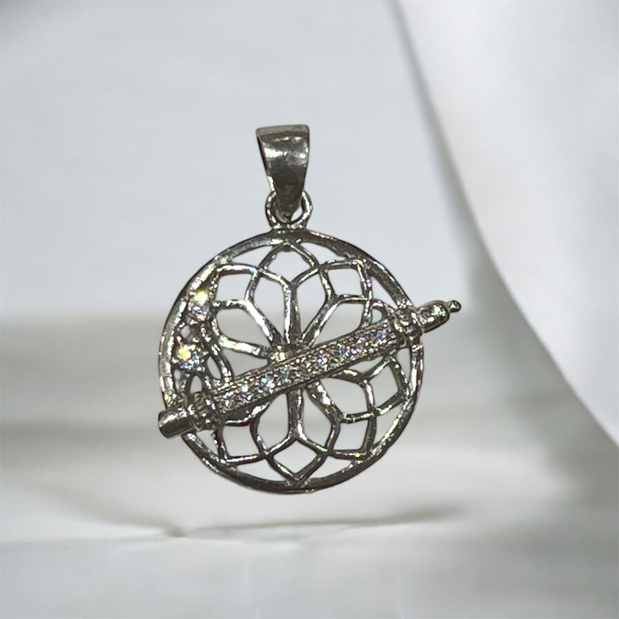 "DREAMCATCHER PENDANT"