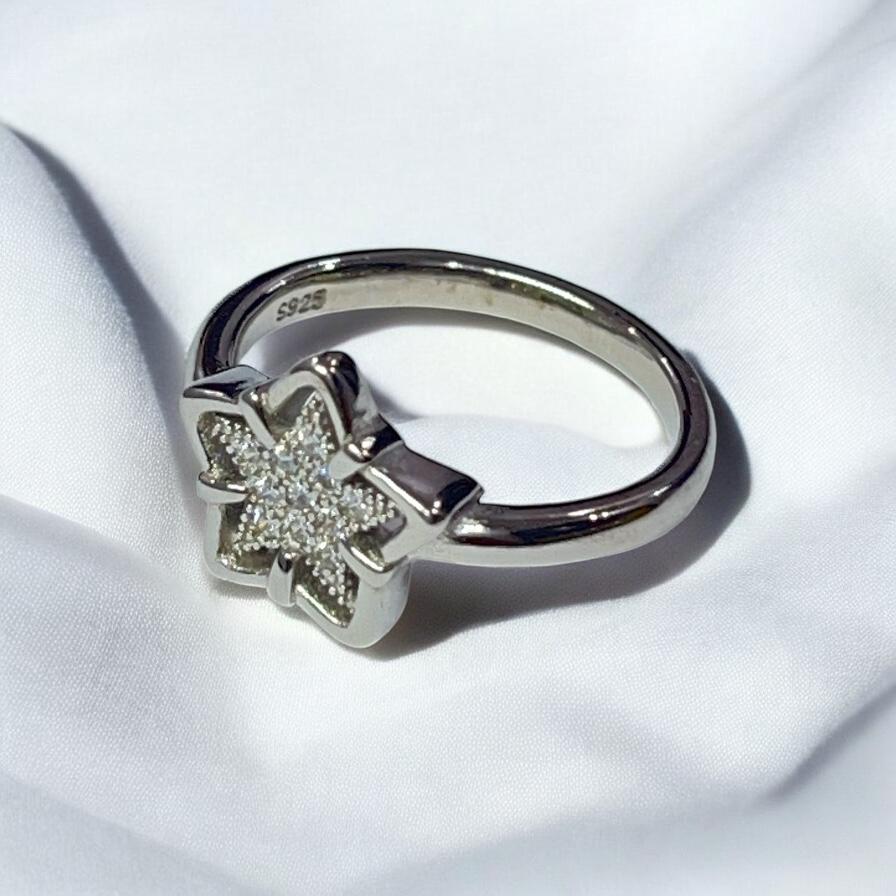 "STAR RING"