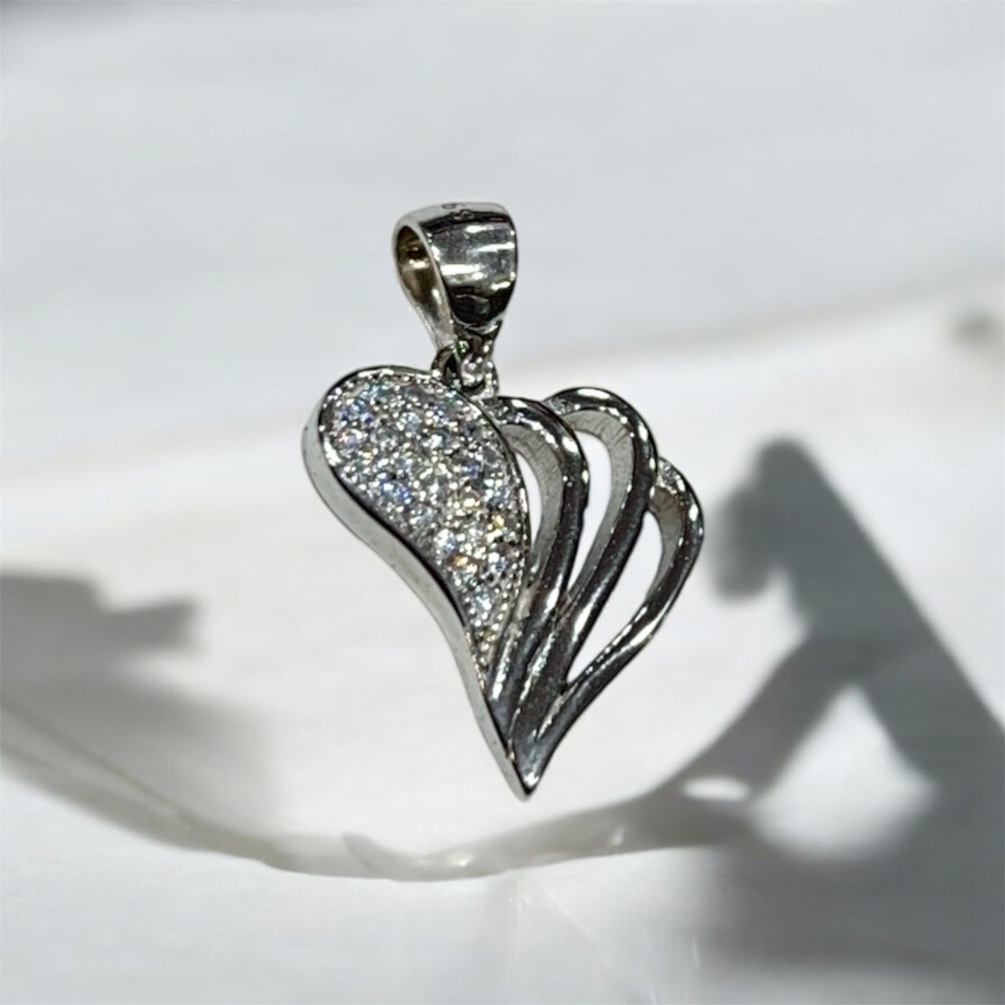 "HEART PENDANT"